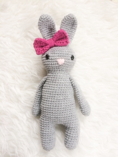 Häkelanleitung Kuscheltier Hase "Gehopse" mit Schleife oder Fliege