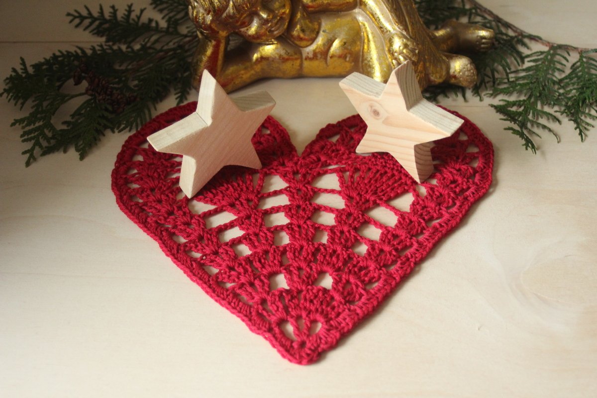 Häkelanleitung Weihnachtsdeckchen Herz