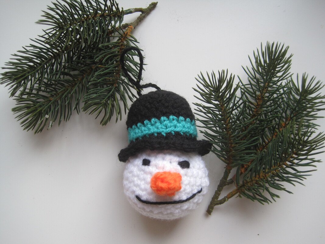 Häkelanleitung Schneemann Aufhänger oder Geschenkeanhänger 9 cm groß - Bild 6