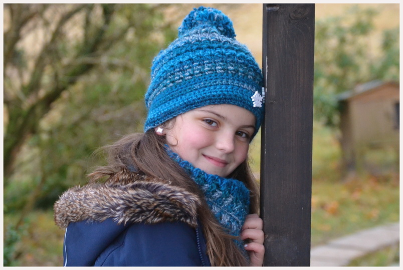 - SAMIRA - Bommelmütze und Schal im Set, unisex für jede und jedes Garn anzupassen, Knopfschal, Bommelbeanie