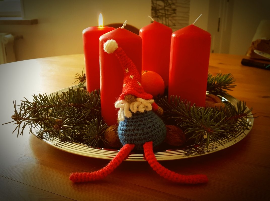 Weihnachtswichtel "Gonzo" - Kantenhocker - Ruck-Zuck-Häkelanleitung schnell und einfach - Bild 3