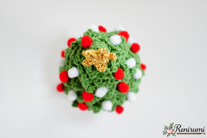 Crochet pattern christmas tree