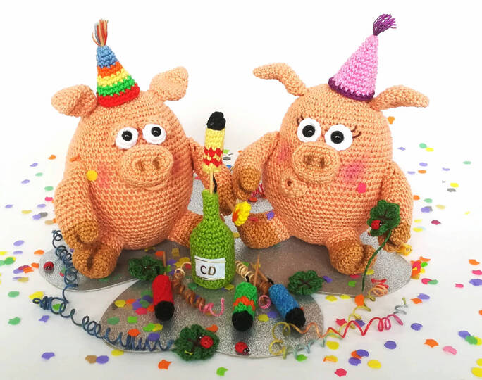 New Year's Eve Party Pigs - Crochet pattern