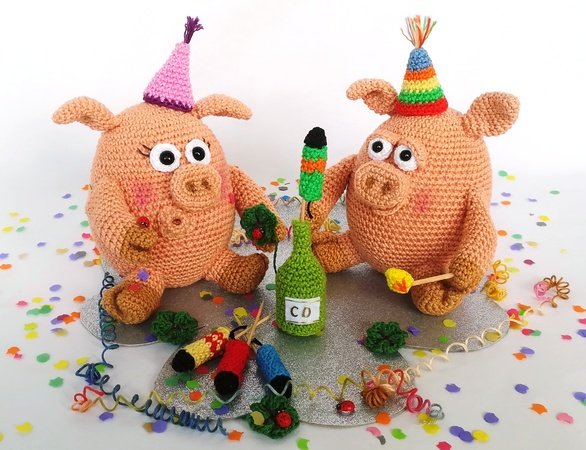 New Year's Eve Party Pigs - Crochet pattern