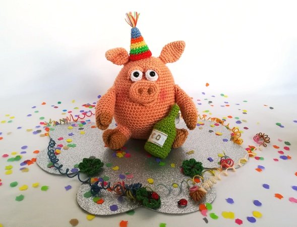 New Year's Eve Party Pigs - Crochet pattern