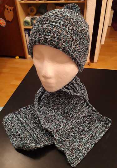 Häkelset Mütze und Schal aus der Familie Winter