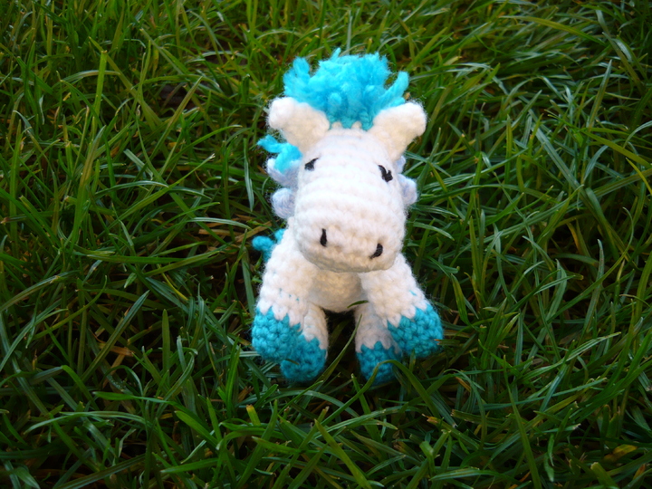 Häkelanleitung Pegasus sitzend Schlüsselanhänger / Geschankanhänger