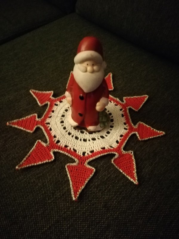 Weihnachtsdeckchen mit Bäumchenrand