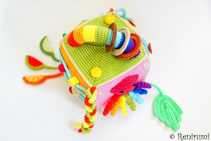 Crochet pattern activity cube - game dice