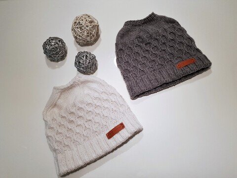 141 Strickanleitung Duttmütze Zopfmütze Wabenmuster