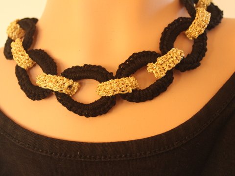 Häkelanleitung festive Kette Häkelkette in Gold und Schwarz