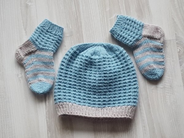Strickanleitung Babyset, Mütze und Socken, ca. 3 - 9 Monate