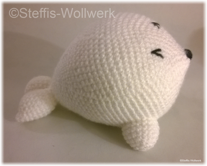 Robby die Robbe in verschiedenen Größen häkelbar