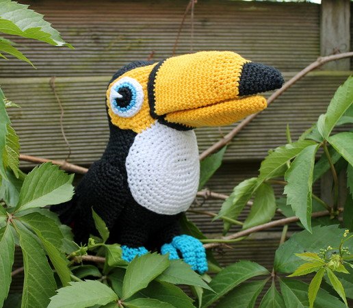 Toucy the toucan crochet pattern english version