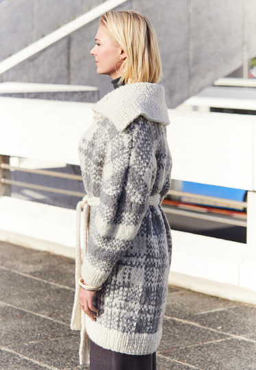 Strickanleitung Karo-Mantel Phyliss