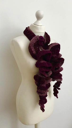 Dekorativer Schal "TRULLA"