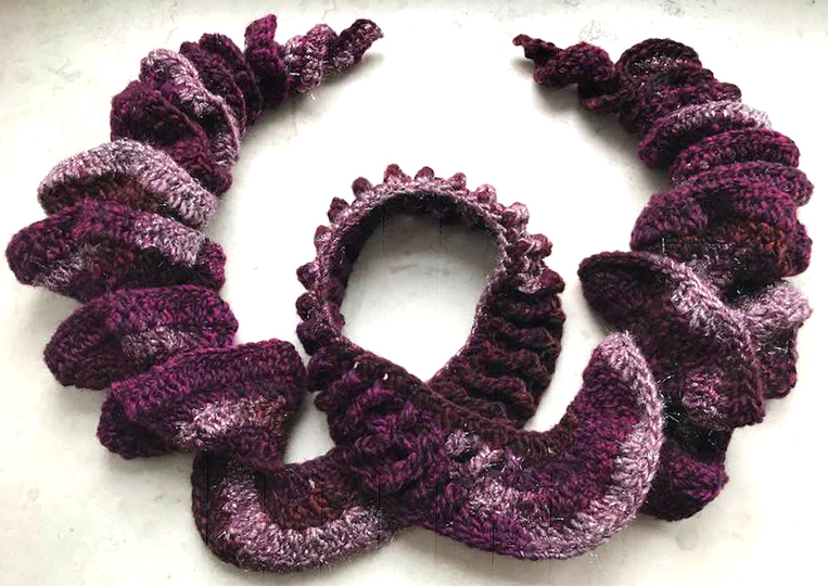 Dekorativer Schal "TRULLA"