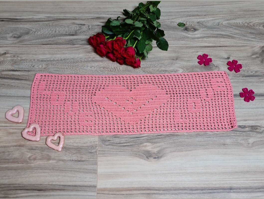 Instructions for crochet doily "HEART LOVE"