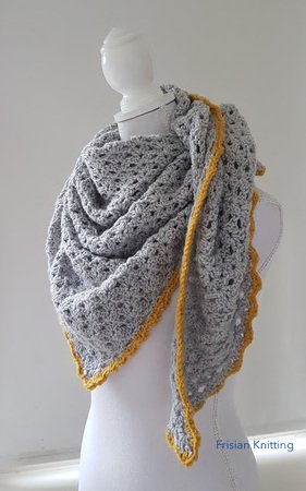 Pattern triangle shawl