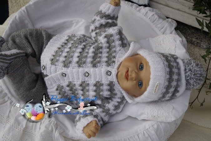 Strickanleitung für Baby's u. Reborns Modell Micky Gr. 50 - 56 4-teilig