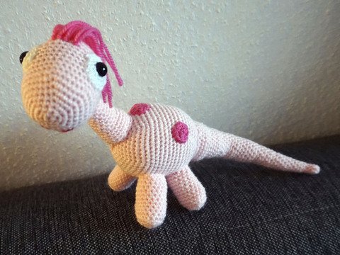 Häkelanleitung Dino Mädchen Rosa