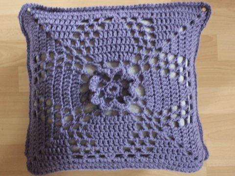 Häkelanleitung Kissen Blume