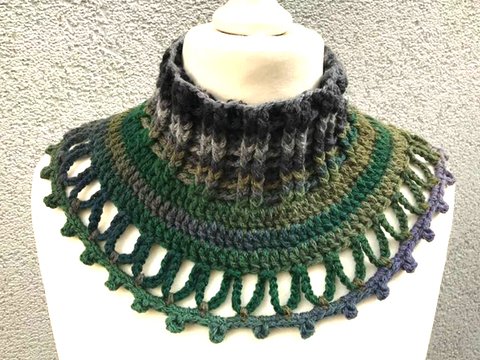 Kragen "SCHATZI“ mit zwei verschieden Abschlussborten