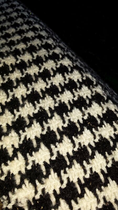 Beautiful and classy pattern   hound´s tooth check