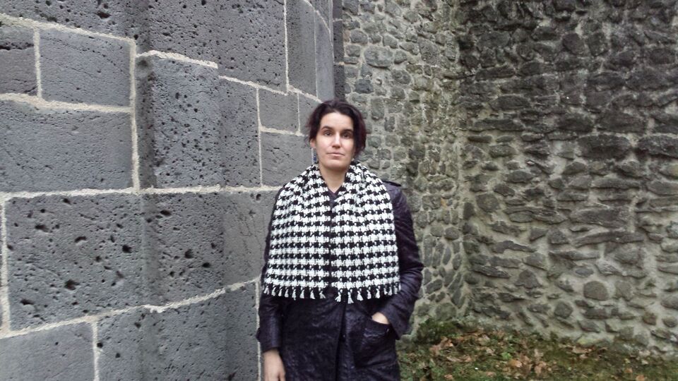 Wirkungsvolles Häkelmuster "Hahnentritt" gehäkelt und gewebt