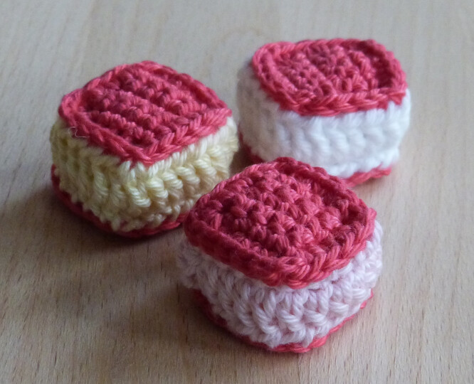 Häkelanleitung für Süßigkeiten-Klassiker: Hamburger Speck, Marshmallow uvm.