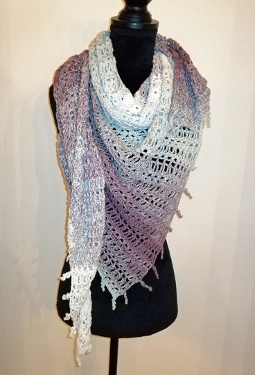 Dreieckstuch "Freaky Fringe" häkeln - Ein asymmetrisches Tuch mit besonderer Kante