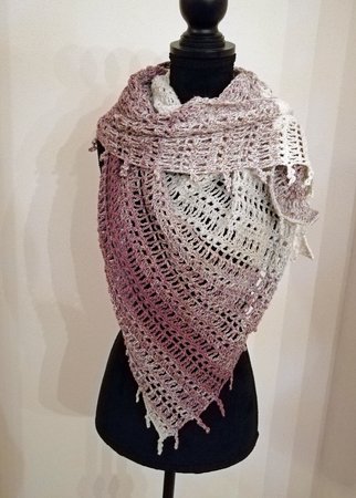 Shawl "Freaky Fringe" - Crochet pattern for an asymmetrical shawl with special border