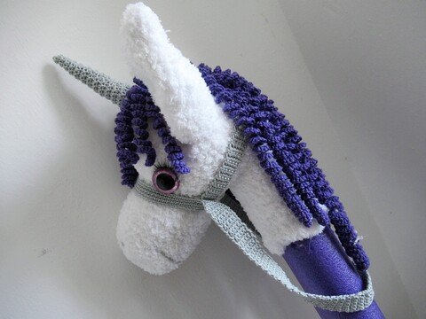 Häkelanleitung: Steckenpferd Einhorn Violetta