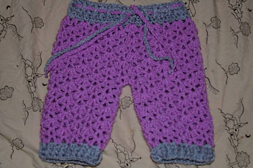 Wunderschöne Babyhose Bella