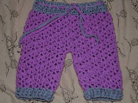 Wunderschöne Babyhose Bella