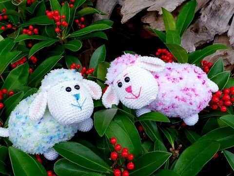 Häkelanleitung Blumenstecker Lämmchen