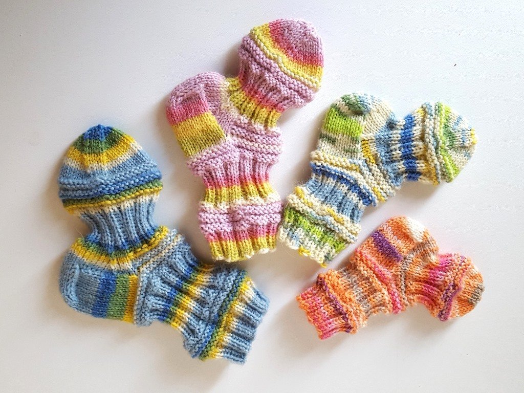 Strickanleitung Baby-Mojo-Socken, Glückssocken in 4 Größen   #245