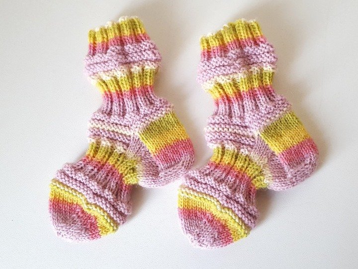 Strickanleitung Baby-Mojo-Socken, Glückssocken in 4 Größen   #245