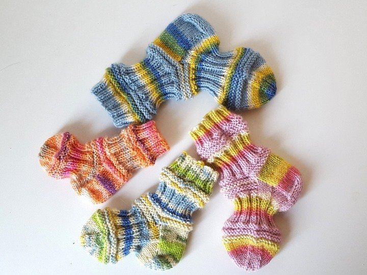 Strickanleitung Baby-Mojo-Socken, Glückssocken in 4 Größen   #245