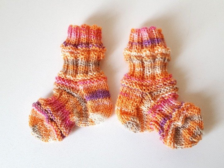 Strickanleitung Baby-Mojo-Socken, Glückssocken in 4 Größen   #245
