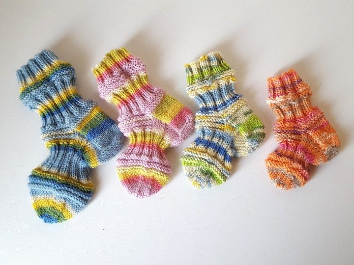 Strickanleitung Baby-Mojo-Socken, Glückssocken in 4 Größen   #245