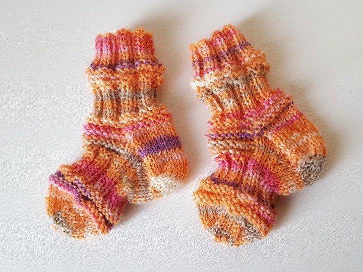 Strickanleitung Baby-Mojo-Socken, Glückssocken in 4 Größen   #245