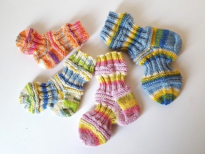 Strickanleitung Baby-Mojo-Socken, Glückssocken in 4 Größen   #245