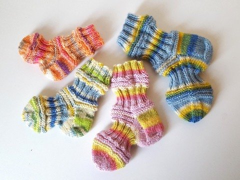 Strickanleitung Baby-Mojo-Socken, Glückssocken in 4 Größen   #245