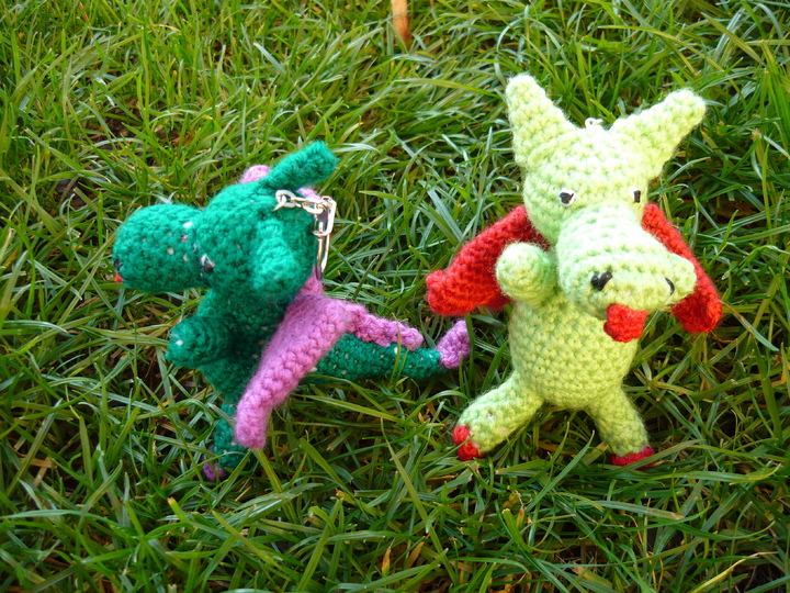 Häkelanleitung Drache Schlüsselanhänger / Geschankanhänger