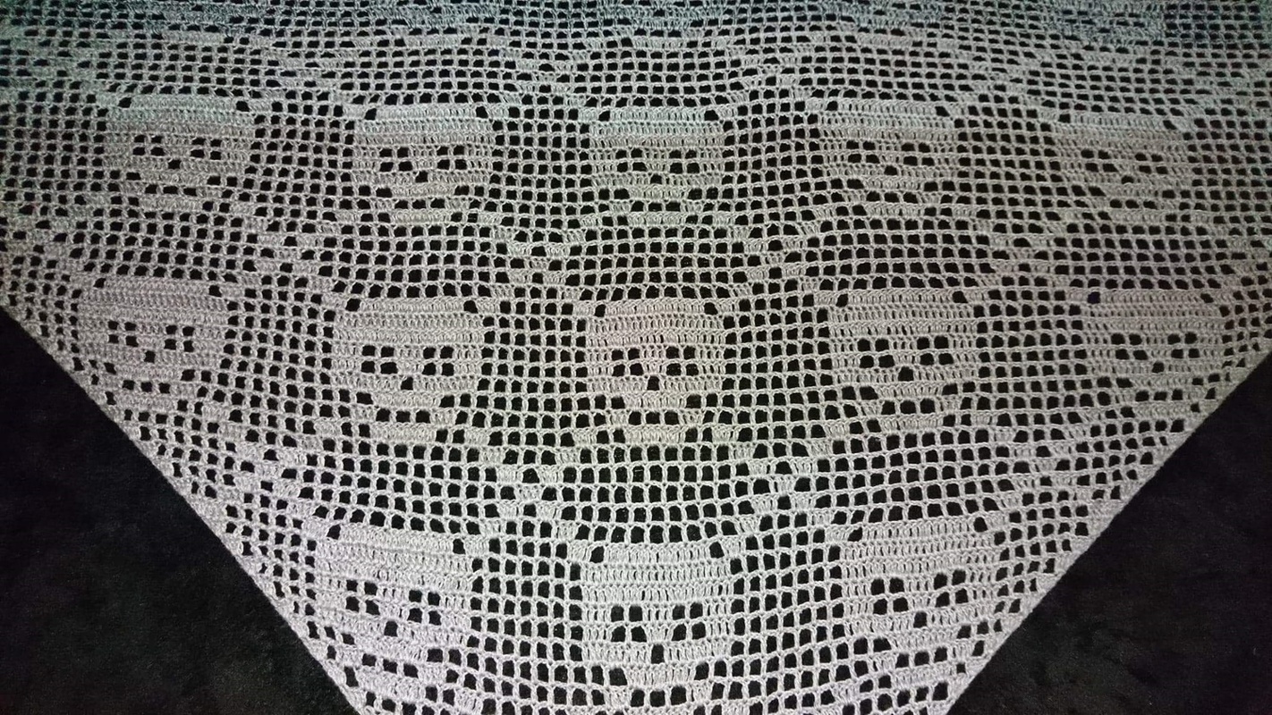 Motivtuch "Skull", Dreieckstuch, Häkelanleitung - Bild 3