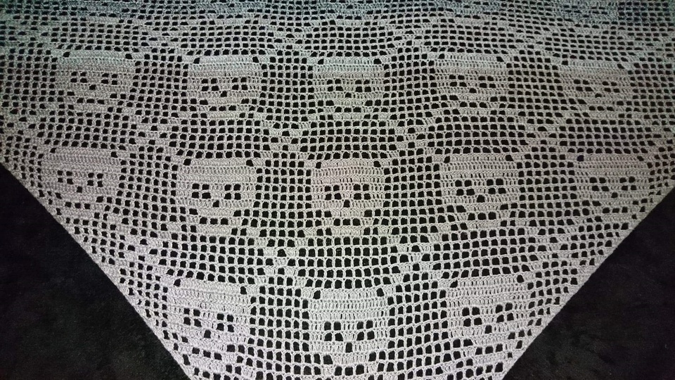 Motivtuch "Skull", Dreieckstuch, Häkelanleitung