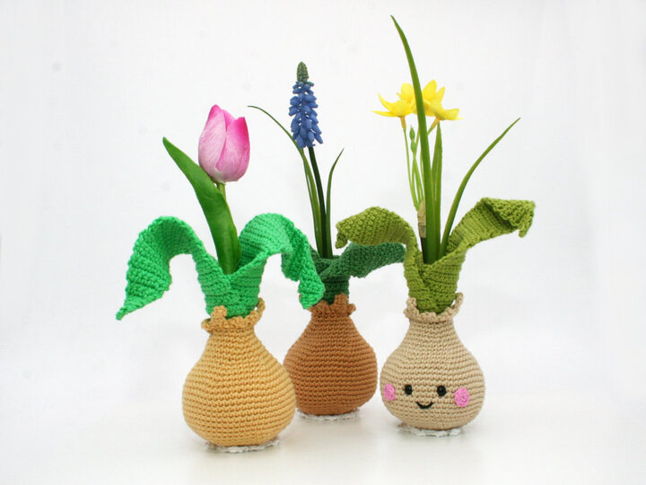 Little Flower Bulb Vase - cute Spring/Easter Docoration - Crochet Pattern