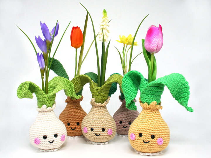 Little Flower Bulb Vase - cute Spring/Easter Docoration - Crochet Pattern
