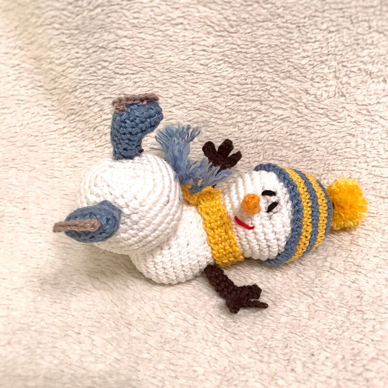 Liegender Schneemann „Benni“ - Crochet